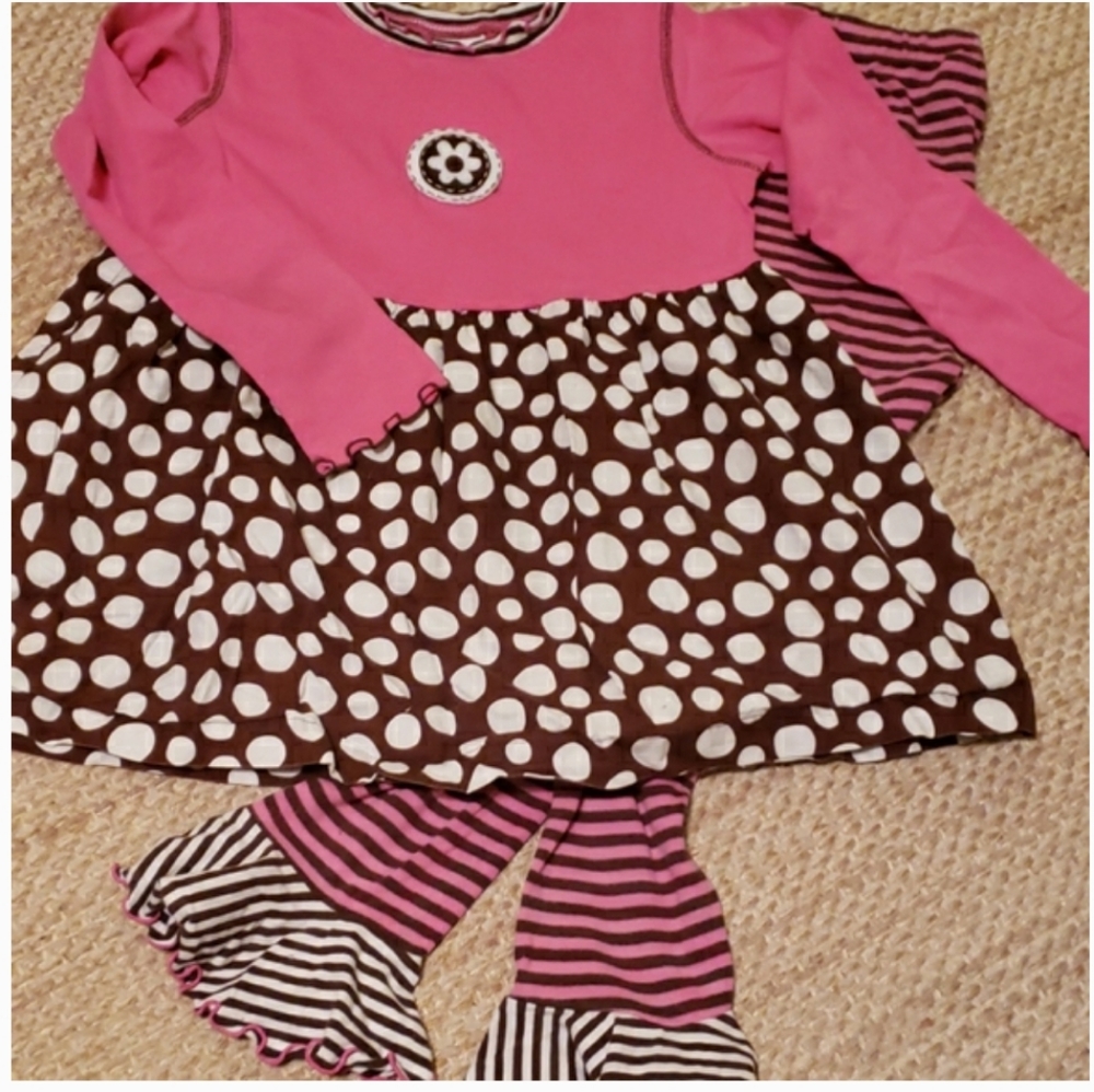 Mis Tee V-Us Dress and Leggings